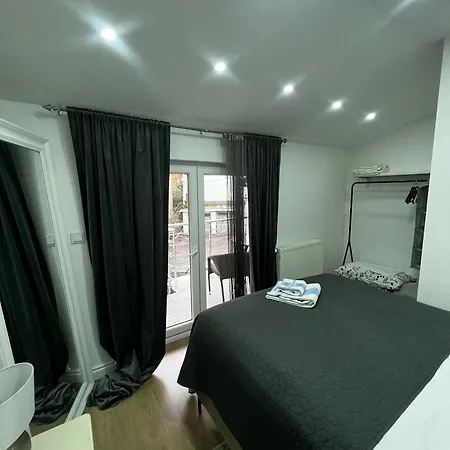 No1 Lux In Heart Of *